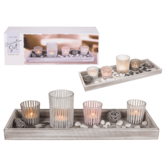 White/natural coloured wooden plate,