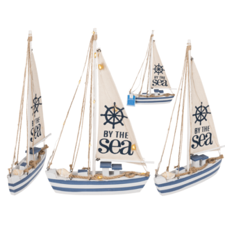 Wooden sailing boat with 11 LED,